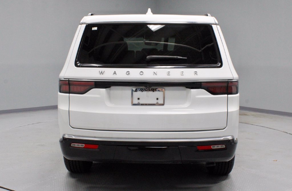 Used 2023 Jeep Wagoneer 2WD image 11