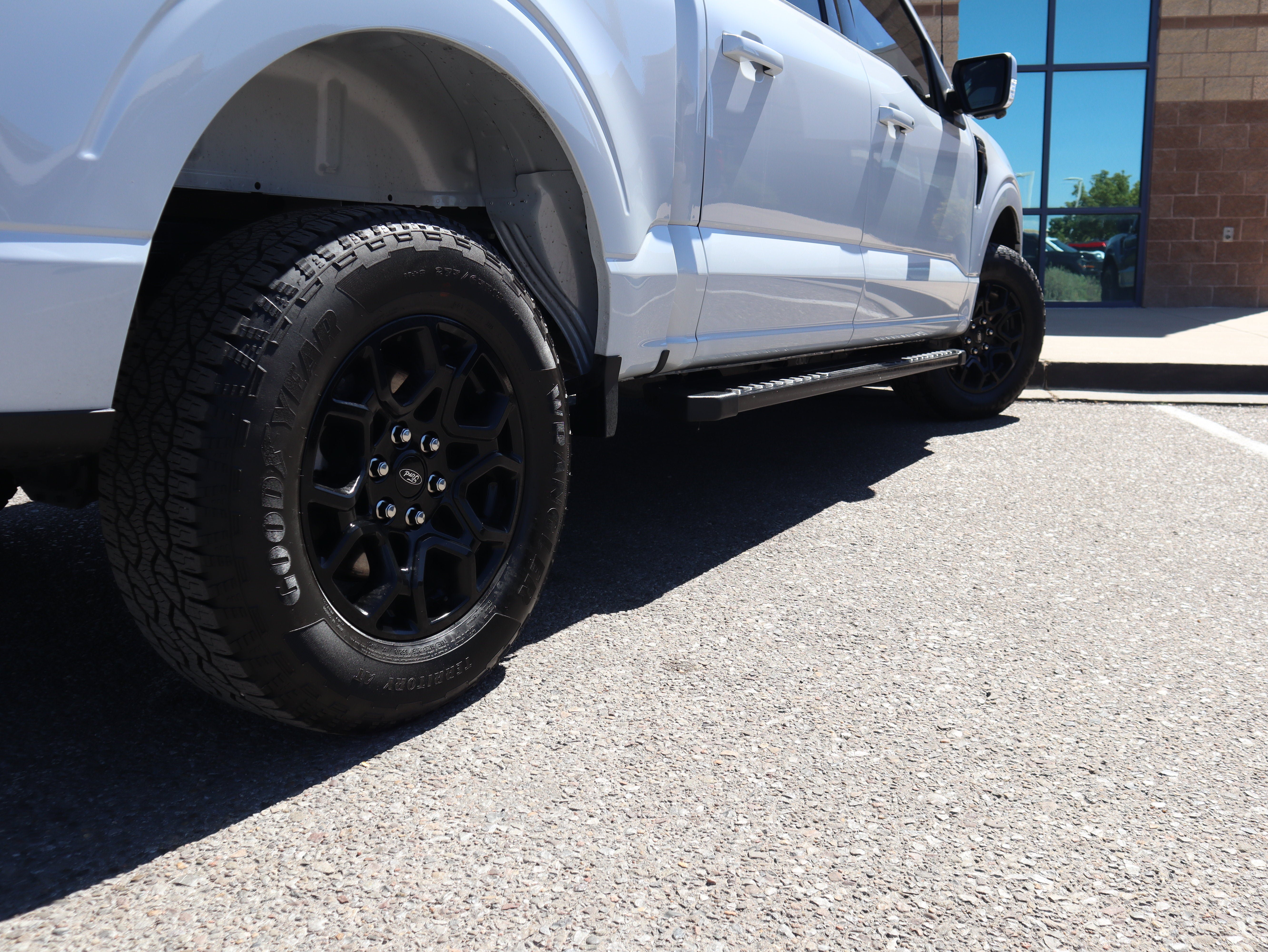 Certified 2025 Ford F150 Lariat w/ FX4 Off-Road Package AWD/4WD image 11