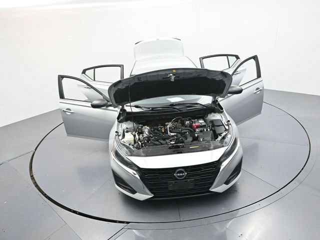 Used 2024 Nissan Altima 2.5 SV FWD image 41