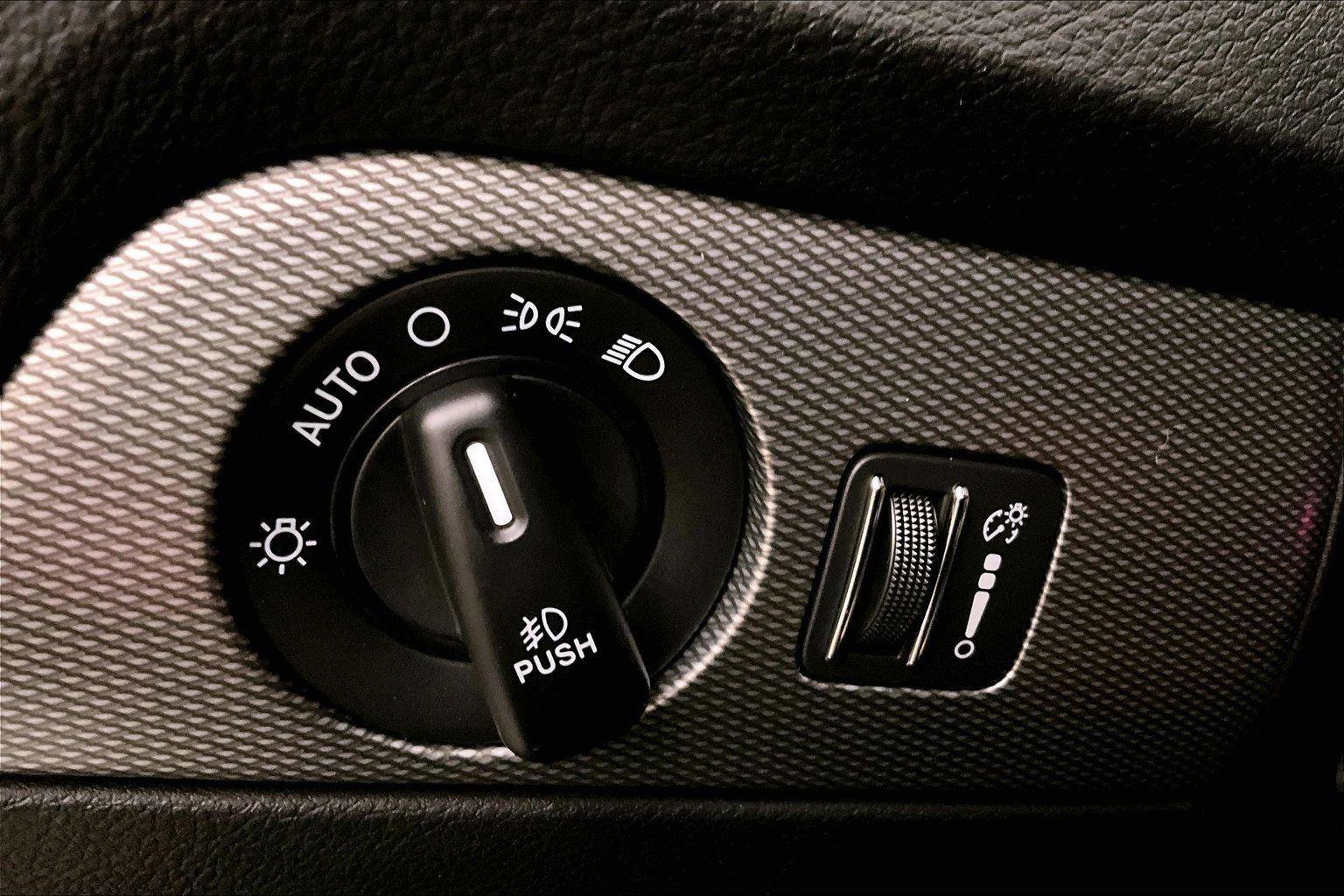 Used 2020 Dodge Durango GT image 31