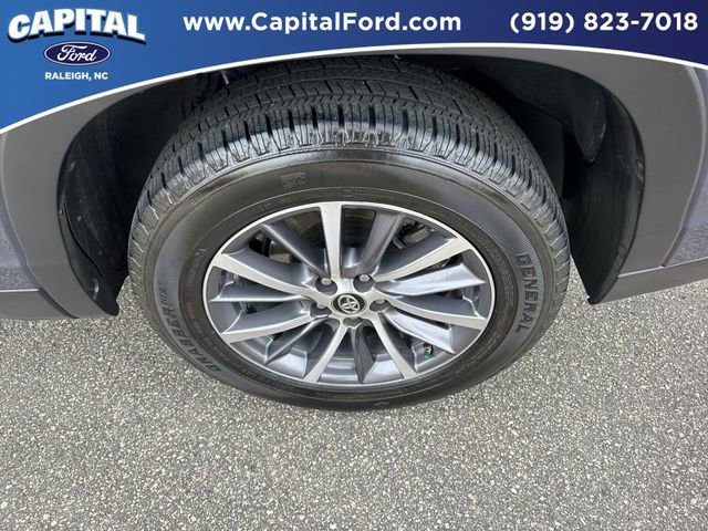 Used 2019 Toyota Highlander XLE image 13