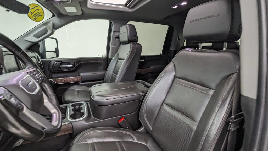 Used 2023 GMC Sierra 2500 Denali w/ Technology Package AWD/4WD image 2