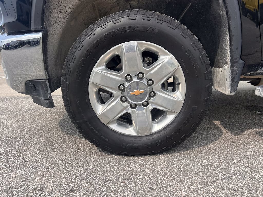 Used 2023 Chevrolet Silverado 2500 LTZ w/ LTZ Plus Package AWD/4WD image 36
