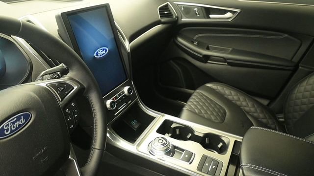 Certified 2024 Ford Edge Titanium AWD/4WD image 13
