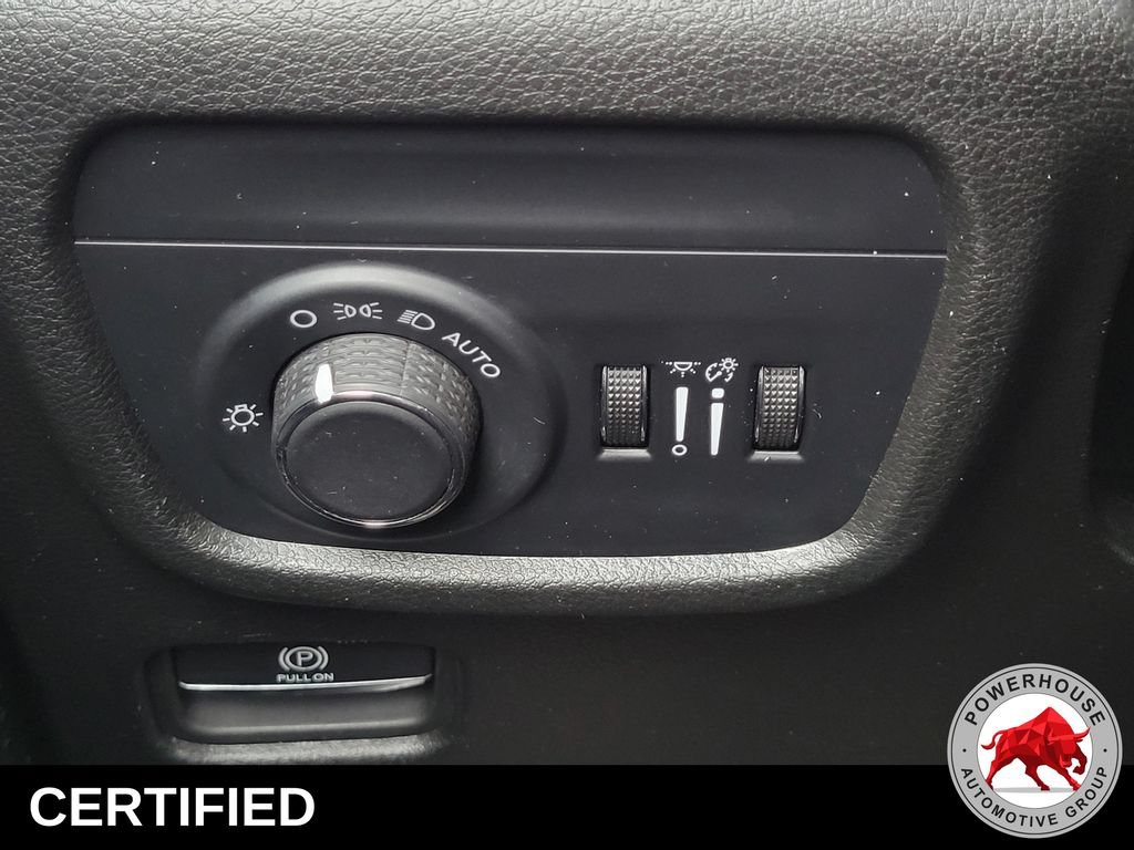 Used 2024 Jeep Grand Cherokee L Laredo RWD image 29