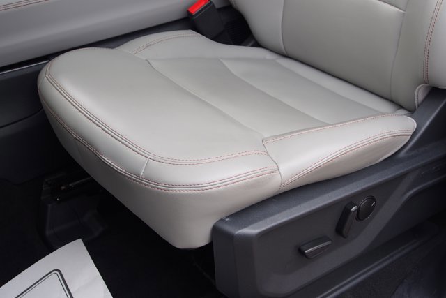 Certified 2025 Ford Expedition Active image 22