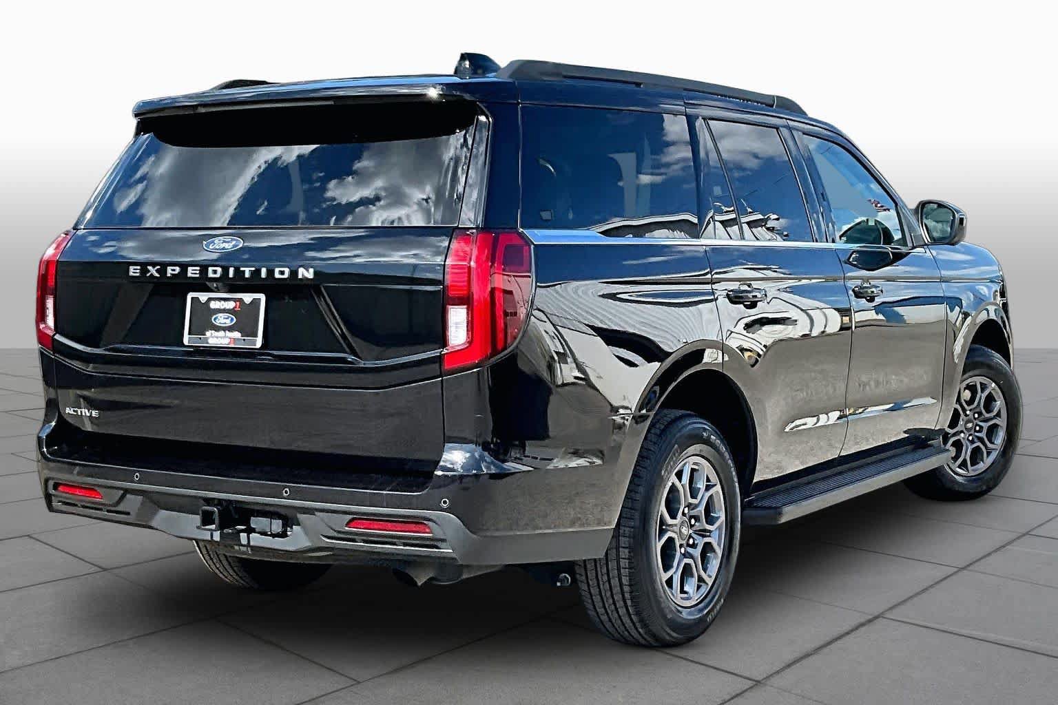 Certified 2025 Ford Expedition Active RWD image 13