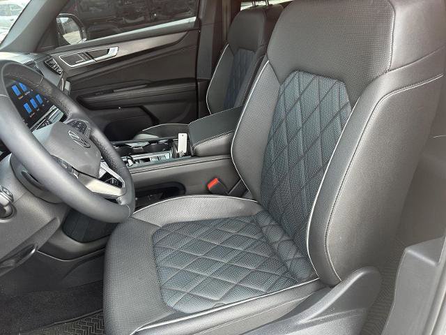 Used 2025 Volkswagen Atlas Cross Sport SEL Premium R-Line image 15