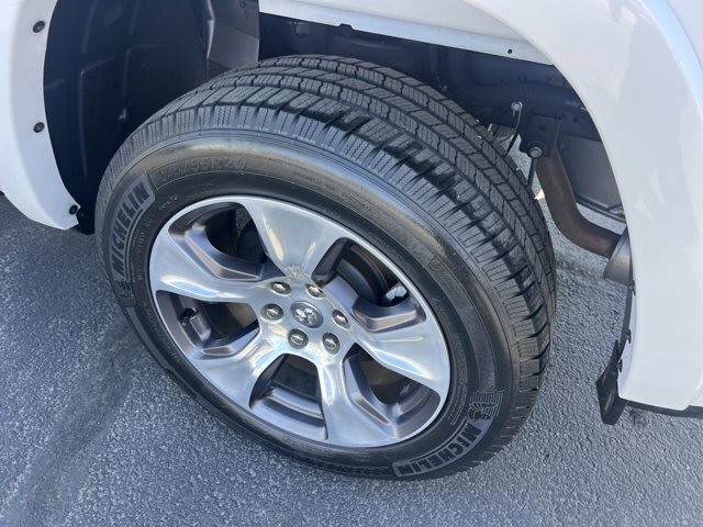 Used 2021 RAM 1500 Laramie AWD/4WD image 9