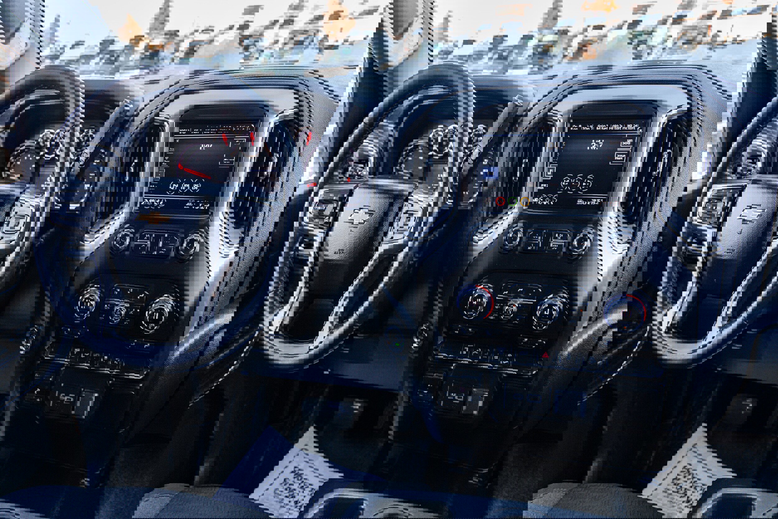 Used 2022 Chevrolet Silverado 2500 LT w/ Convenience Package image 11