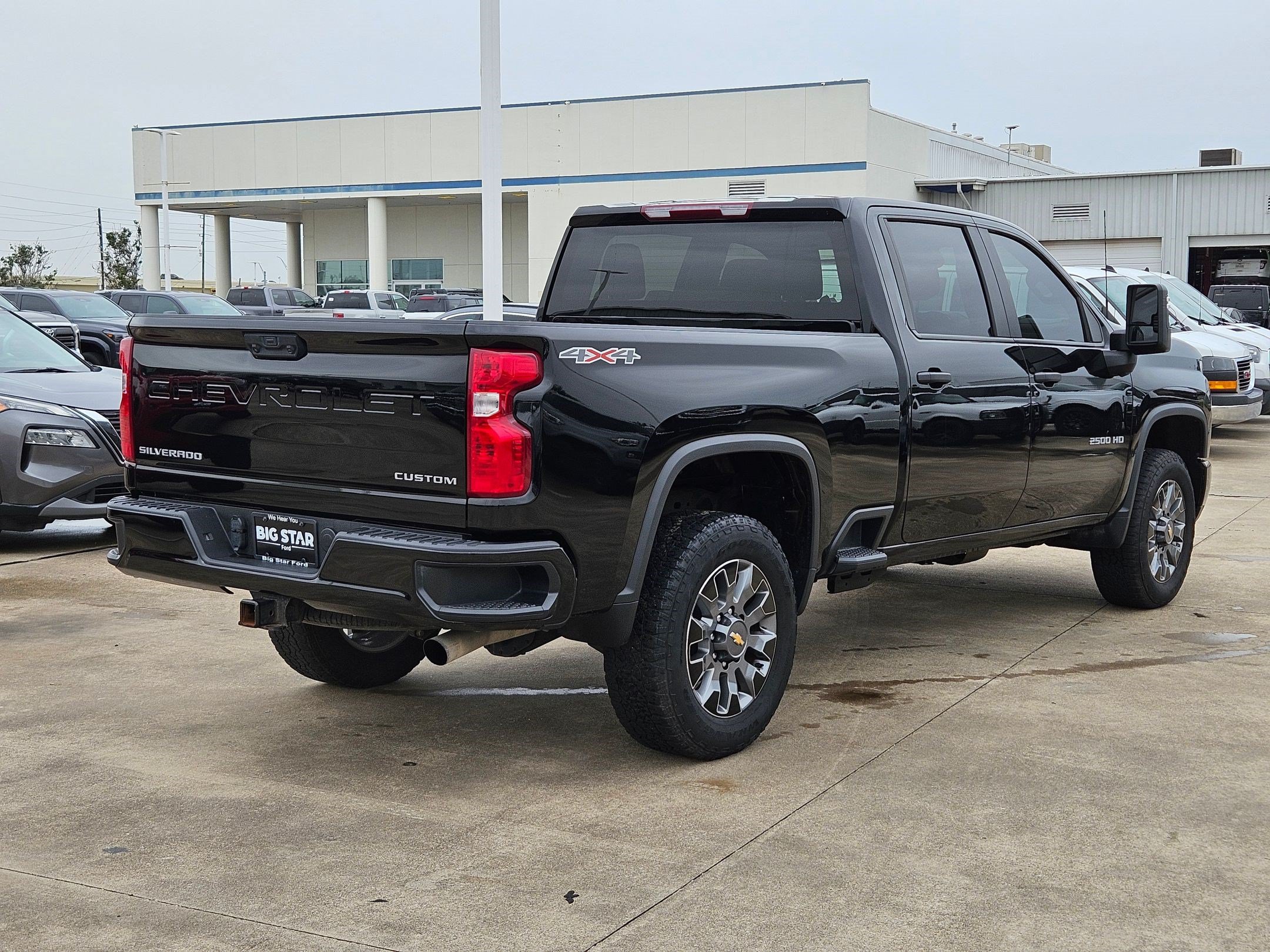 Used 2025 Chevrolet Silverado 2500 Custom w/ Custom Convenience Package AWD/4WD image 3