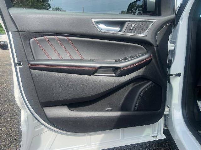 Certified 2022 Ford Edge ST-Line w/ Class II Trailer Tow Package AWD/4WD image 10