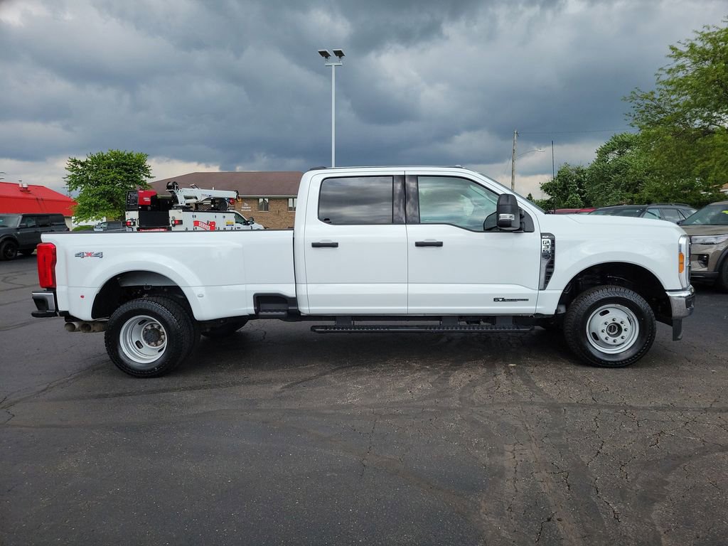 Certified 2025 Ford F350 XLT AWD/4WD image 3