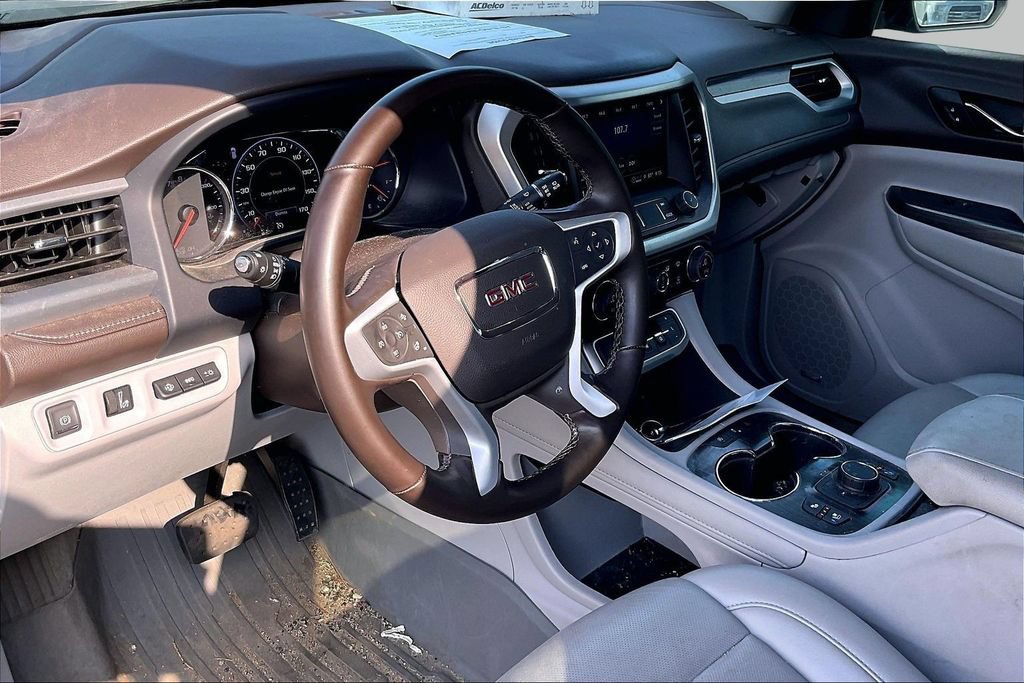 Used 2023 GMC Acadia SLT w/ Technology Package FWD image 10