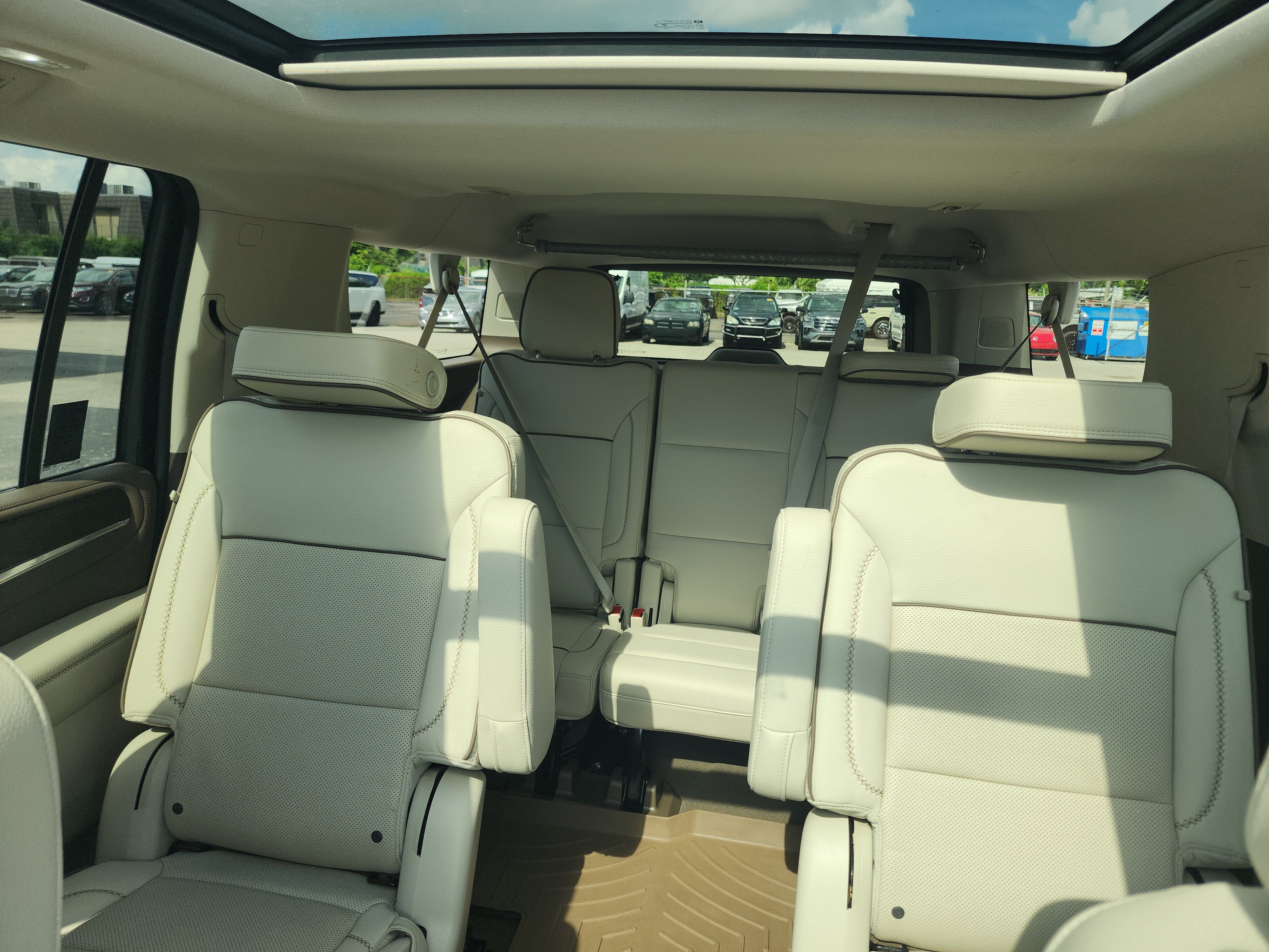 Used 2022 GMC Yukon XL Denali RWD image 21