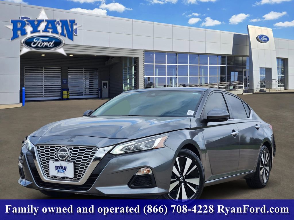 Used 2022 Nissan Altima 2.5 SV w/ SV Premium Package