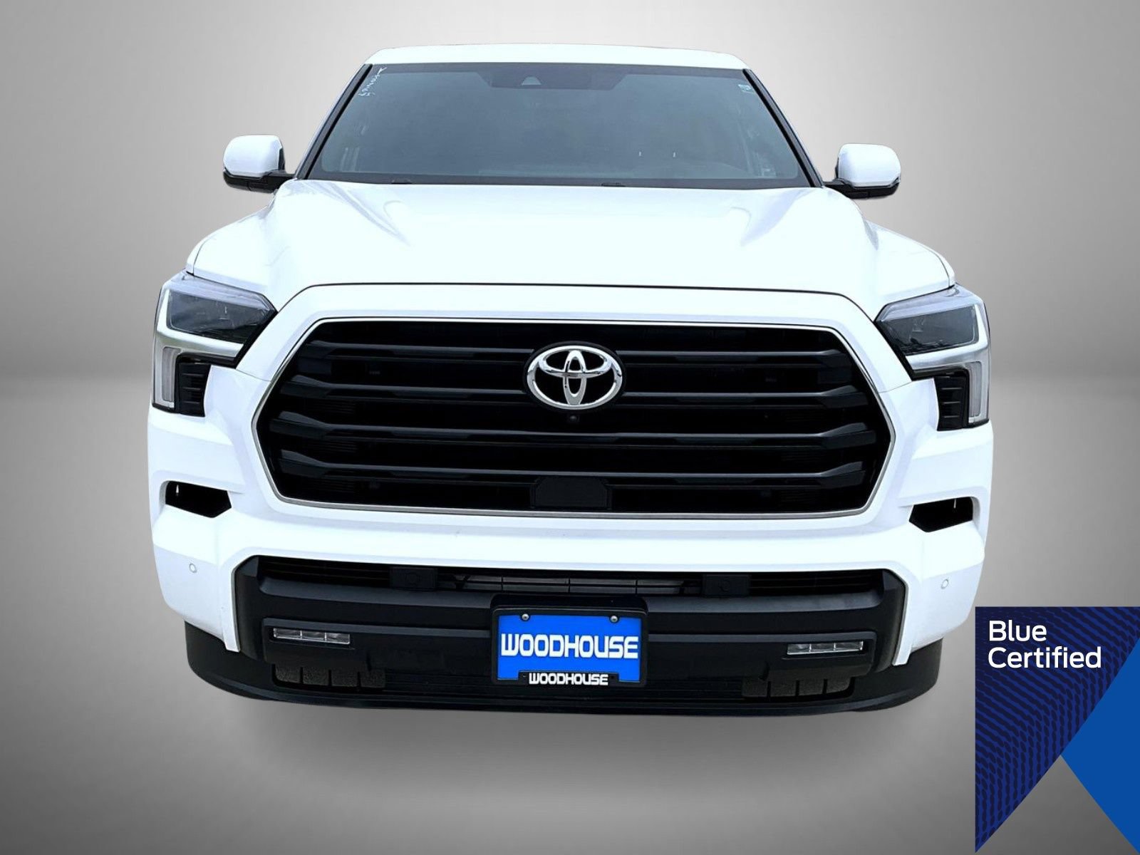 Used 2025 Toyota Sequoia SR5 AWD/4WD image 2