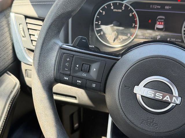 Used 2023 Nissan Rogue SV AWD/4WD image 16