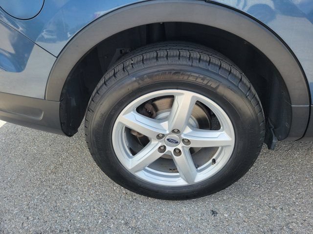 Certified 2018 Ford Explorer XLT FWD image 10