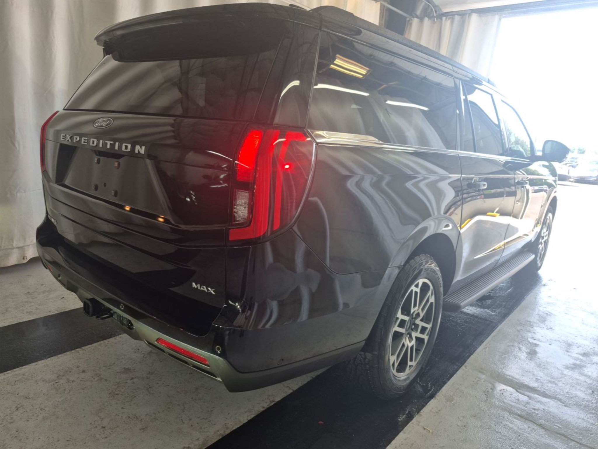 Certified 2025 Ford Expedition Max Active AWD/4WD image 5