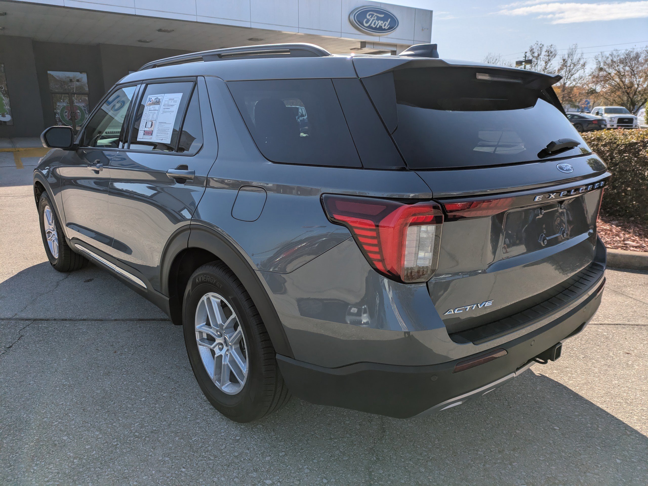 Certified 2025 Ford Explorer Active w/ Active Comfort Package image 3