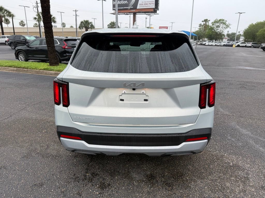 Used 2026 Kia Sorento LX FWD image 5