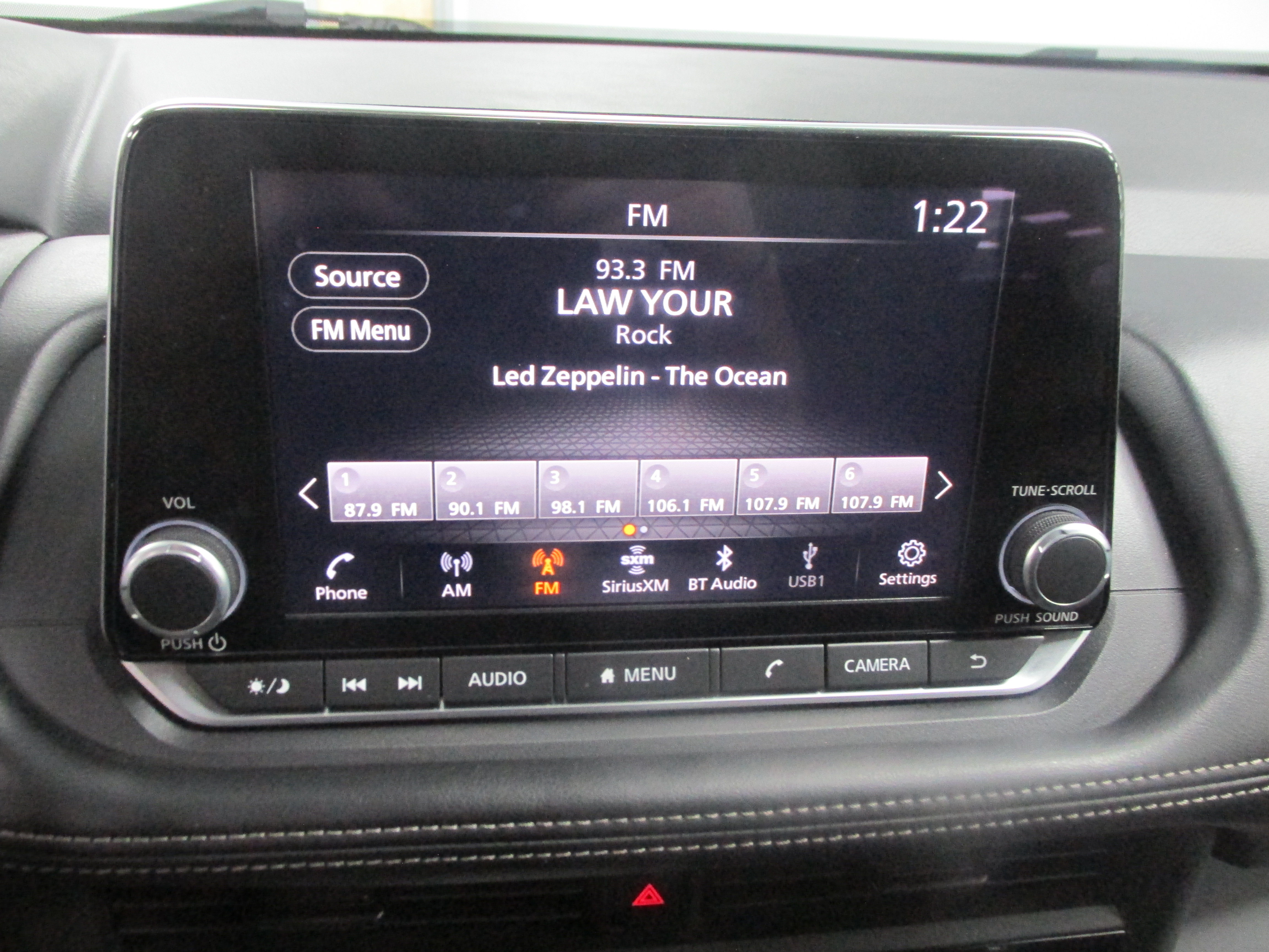 Used 2024 Nissan Rogue S FWD image 35