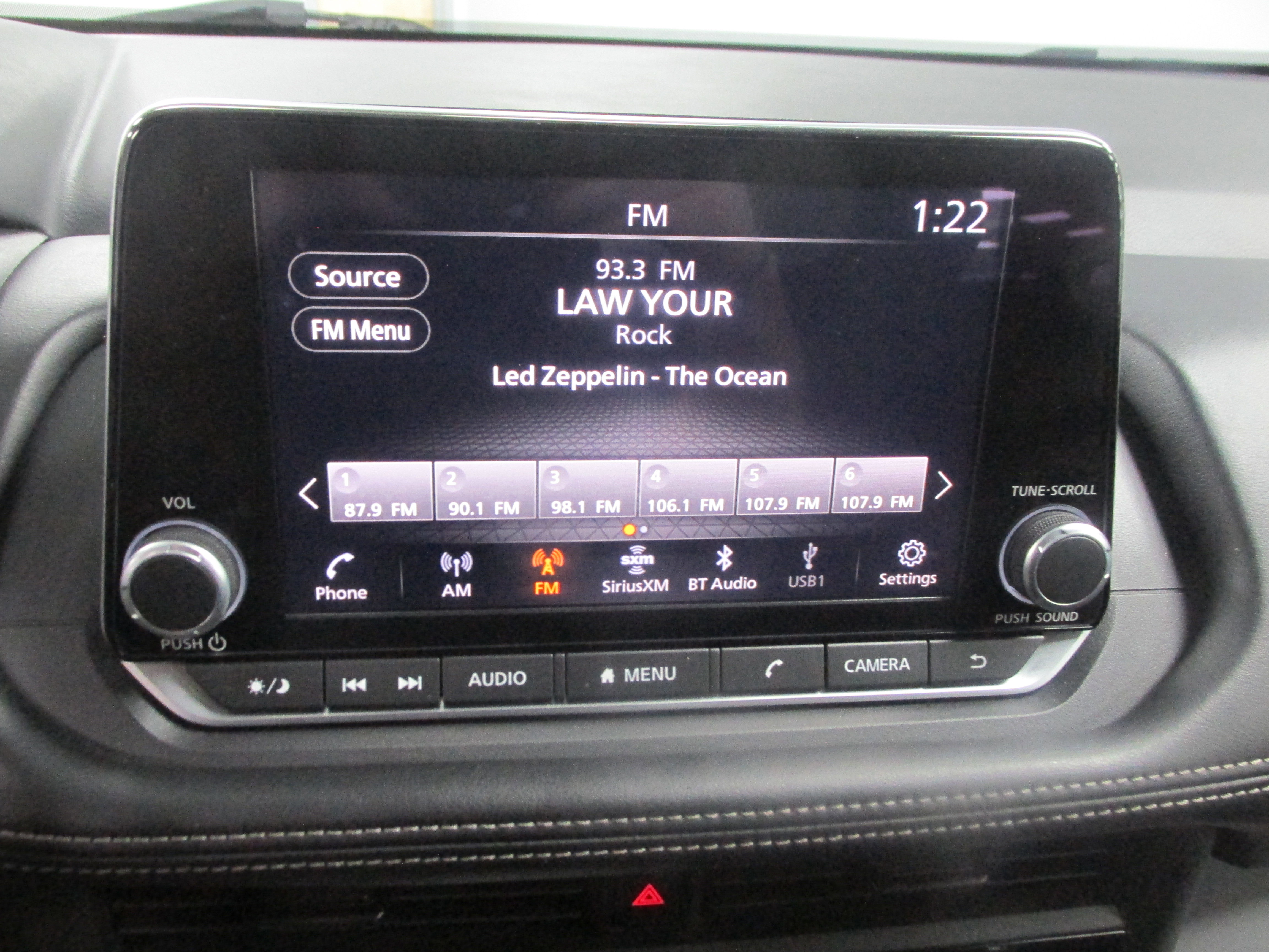 Used 2024 Nissan Rogue S FWD image 35