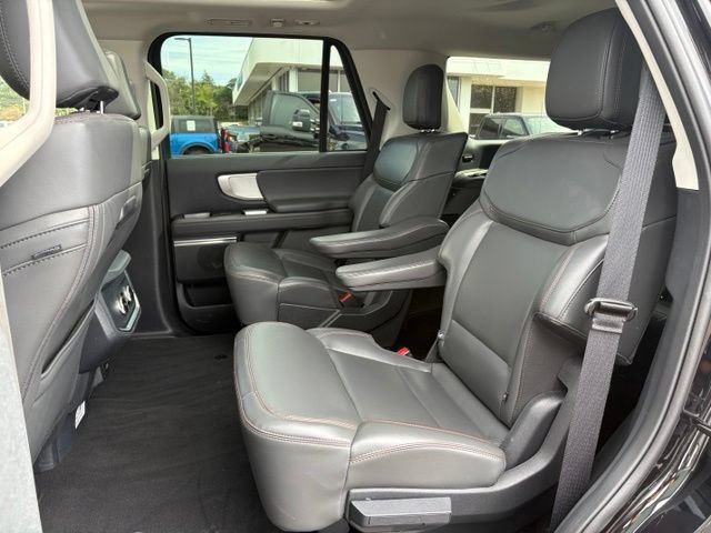 Certified 2025 Ford Expedition Active AWD/4WD image 17