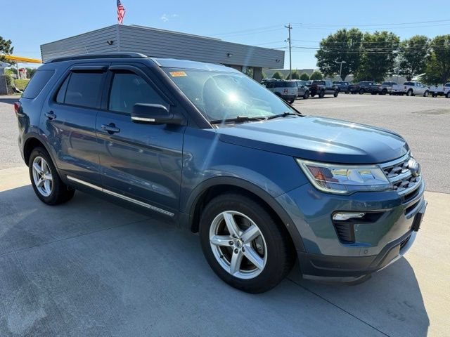 Certified 2018 Ford Explorer XLT w/ Equipment Group 202A FWD image 4