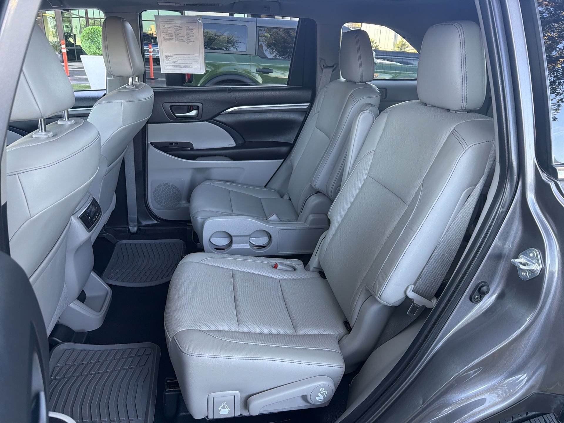 Used 2019 Toyota Highlander Limited FWD image 22