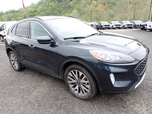 Certified 2022 Ford Escape Titanium AWD/4WD image 8