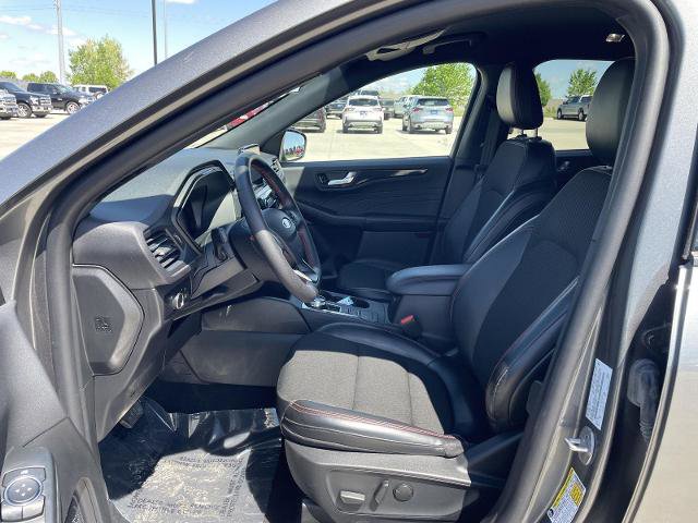 Certified 2025 Ford Escape ST-Line AWD/4WD image 17