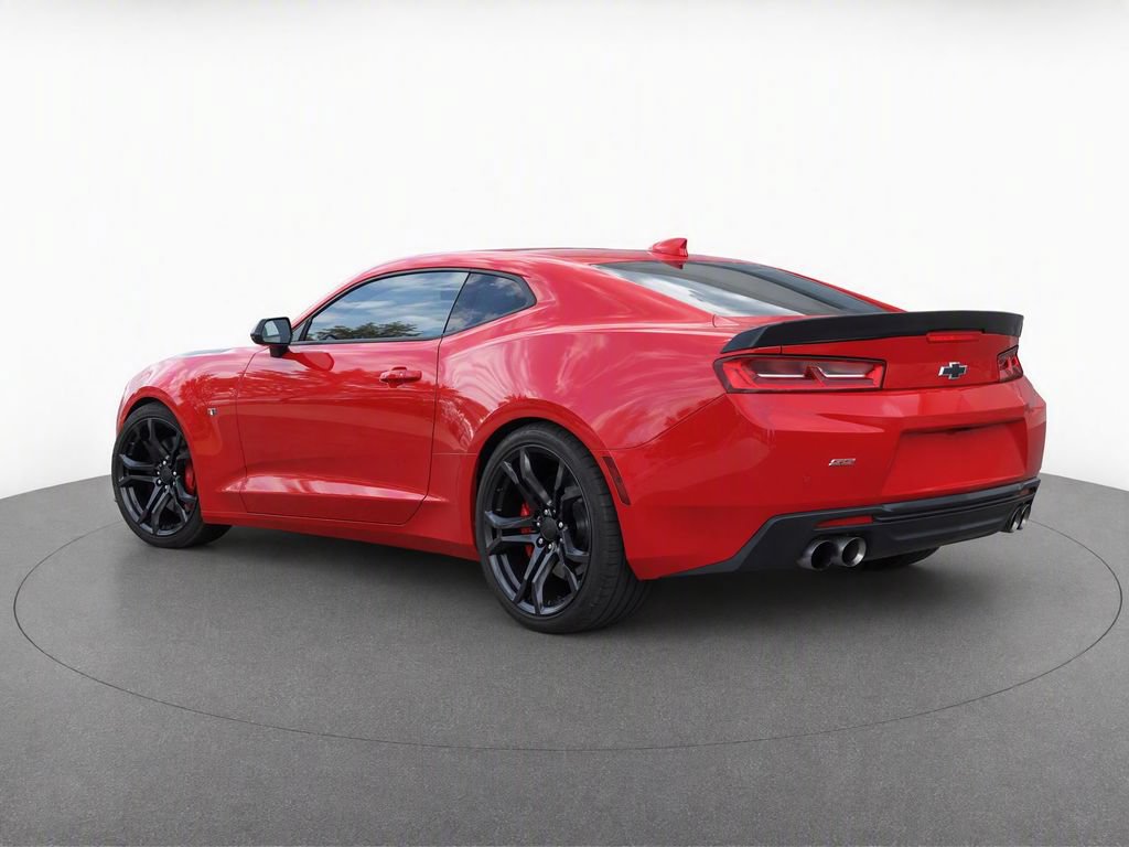 Used 2018 Chevrolet Camaro SS RWD image 7