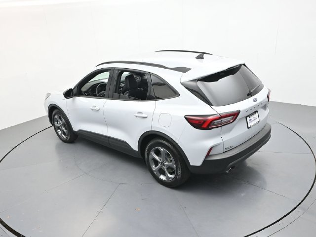 Certified 2025 Ford Escape ST-Line FWD image 41