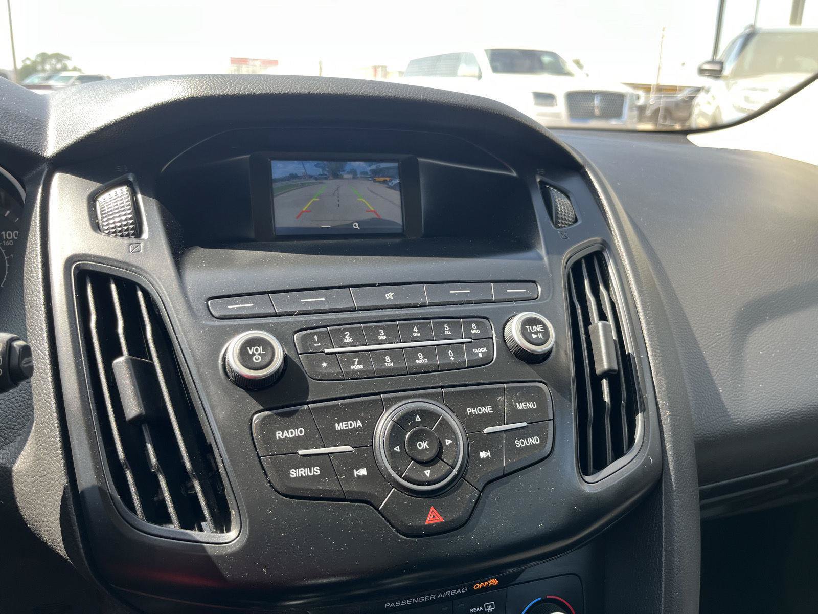 Certified 2018 Ford Focus SE FWD image 20