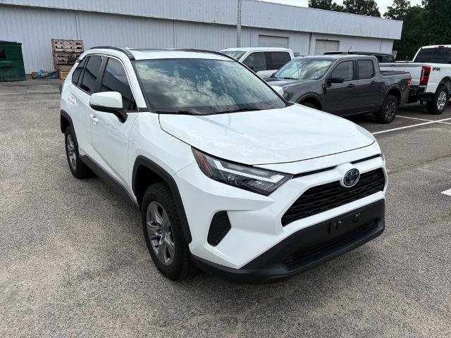 Used 2022 Toyota RAV4 XLE w/ Convenience Package AWD/4WD image 3