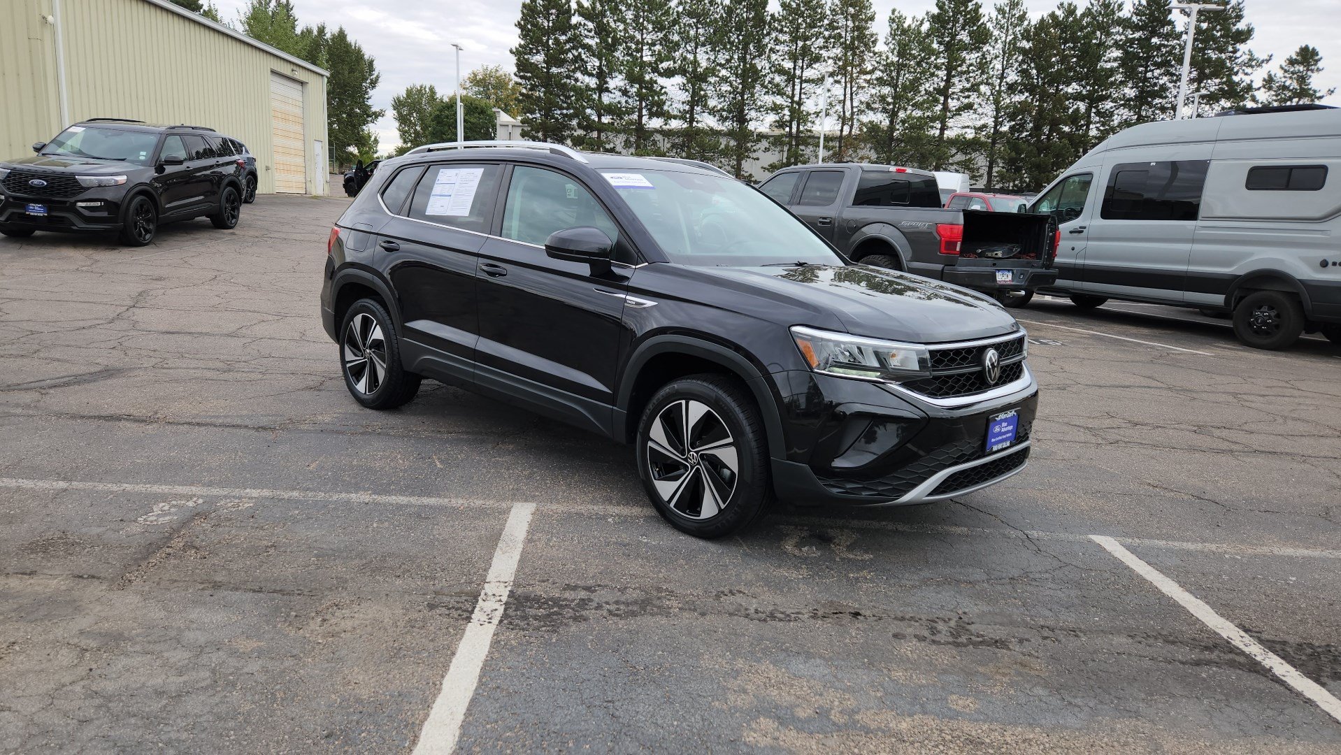 Used 2024 Volkswagen Taos SE AWD/4WD image 15