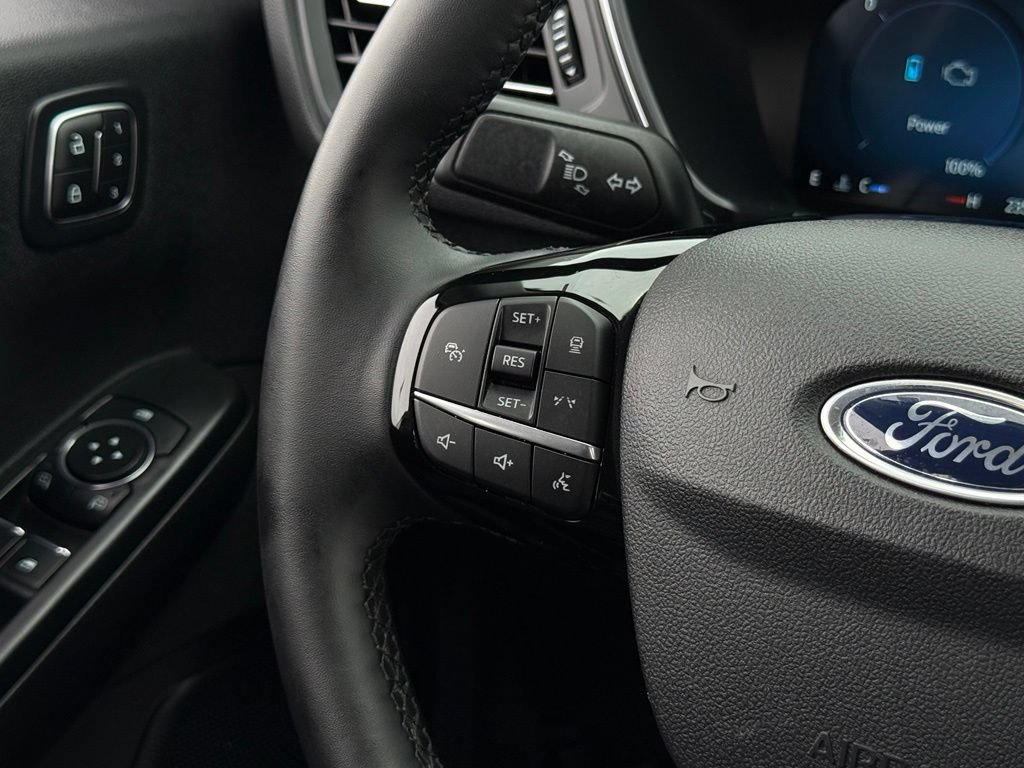 Certified 2025 Ford Escape Platinum AWD/4WD image 10