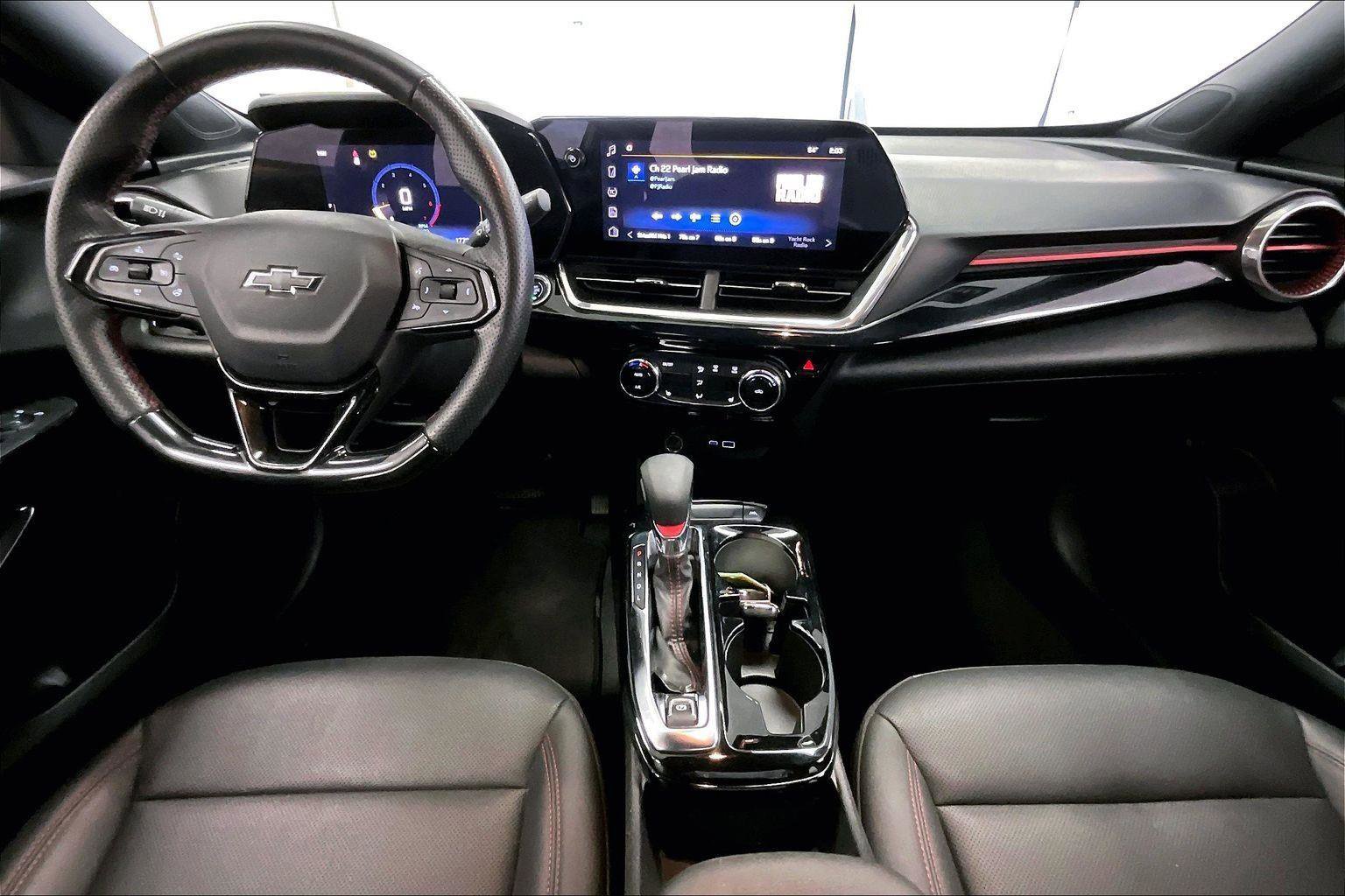 Used 2024 Chevrolet Trax RS w/ Driver Confidence Package image 14