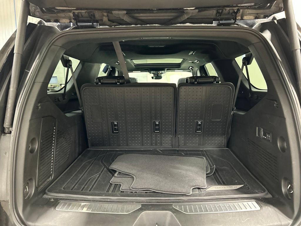 Used 2023 Chevrolet Suburban High Country AWD/4WD image 33