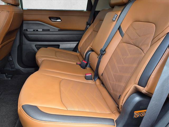 Used 2025 Nissan Pathfinder Platinum w/ Cargo Package FWD image 17