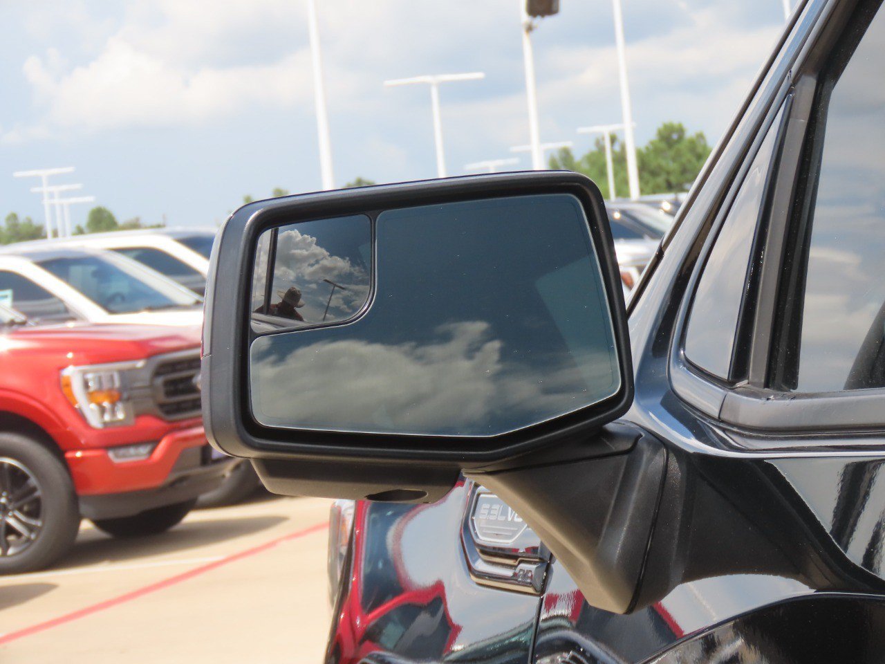 Used 2019 GMC Sierra 1500 SLT RWD image 16