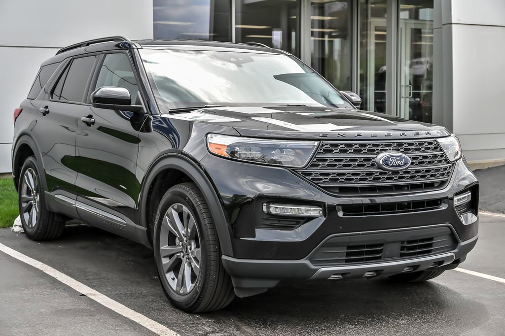 Certified 2024 Ford Explorer XLT w/ Equipment Group 202A AWD/4WD image 12