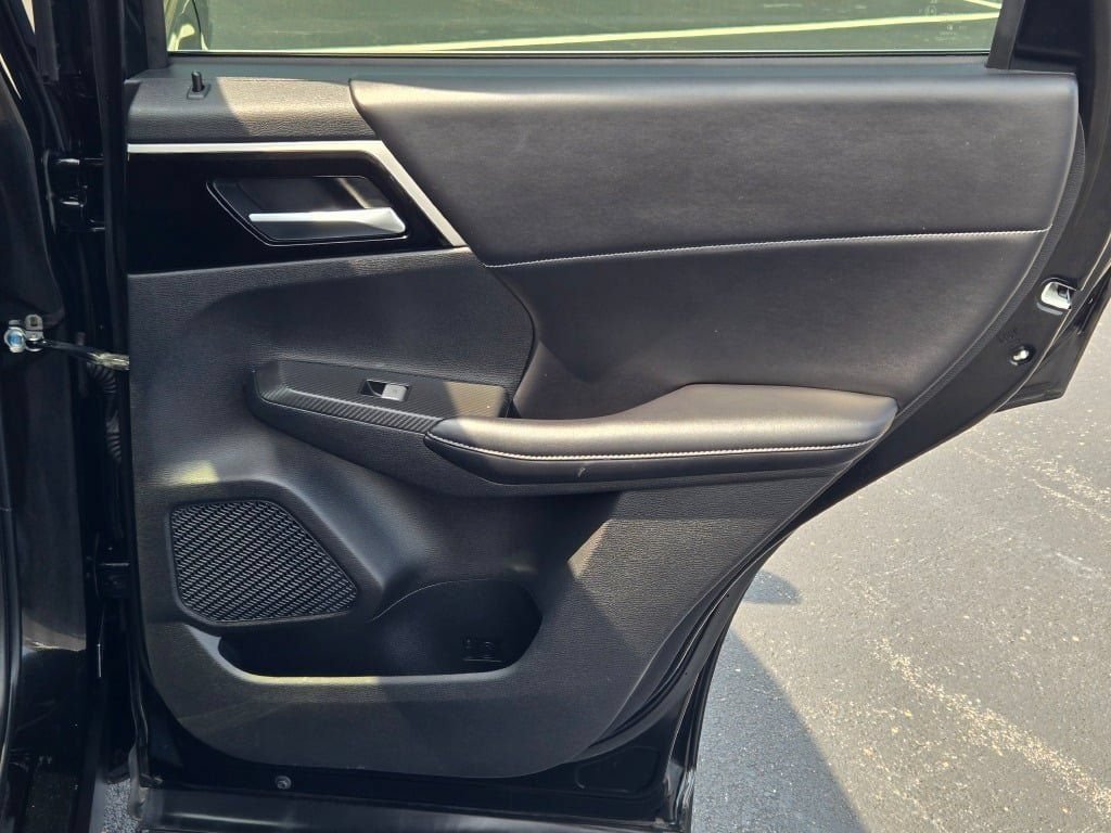 Used 2022 Mitsubishi Outlander SE AWD/4WD image 6