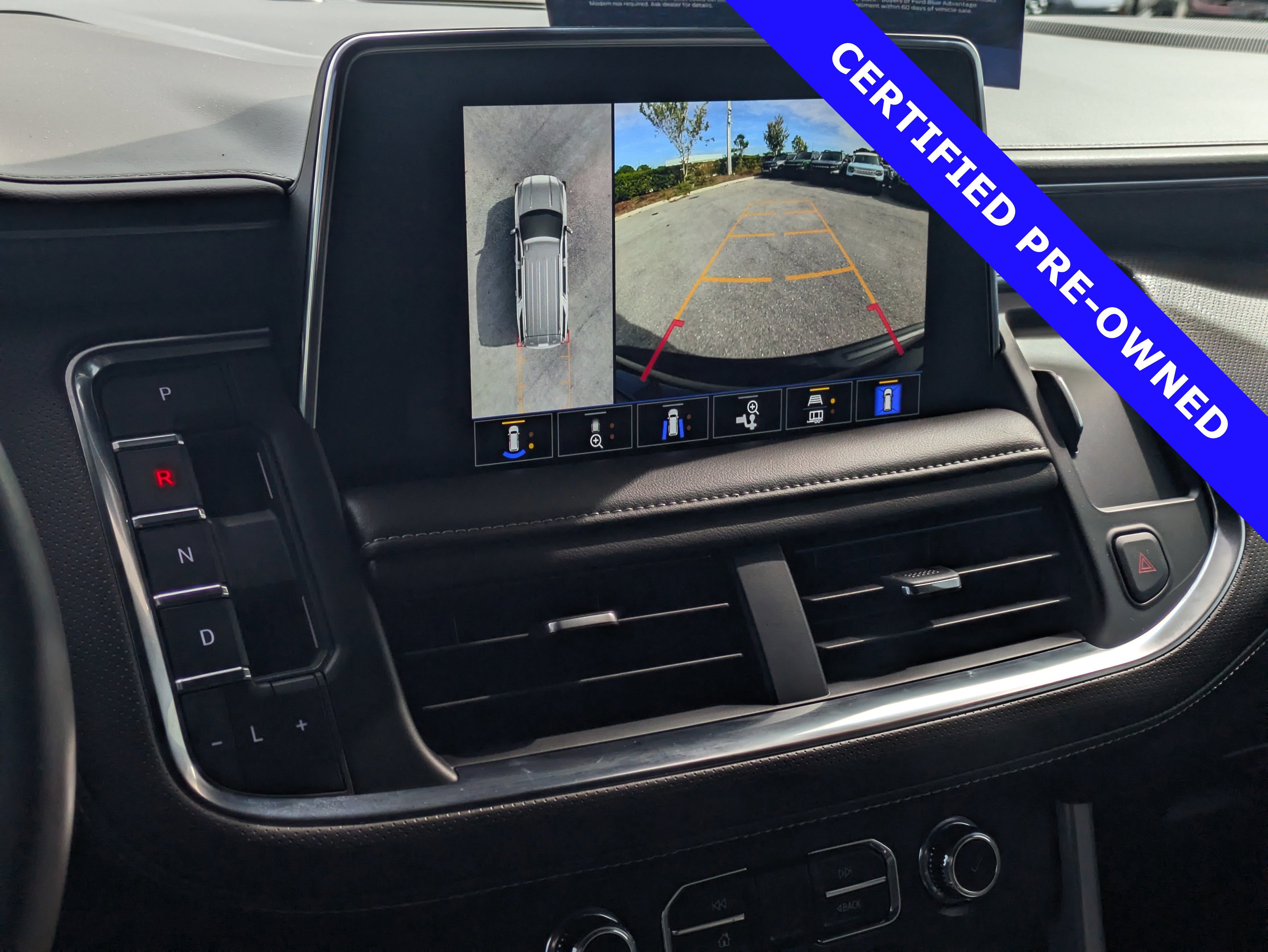 Used 2023 GMC Yukon SLT w/ SLT Luxury Package image 31