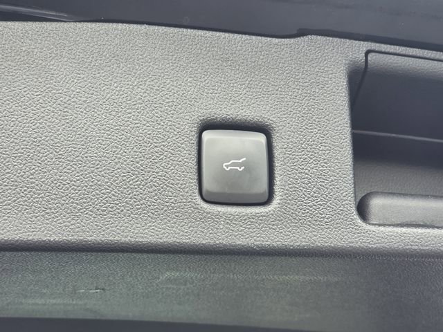 Certified 2025 Ford Escape Platinum AWD/4WD image 30