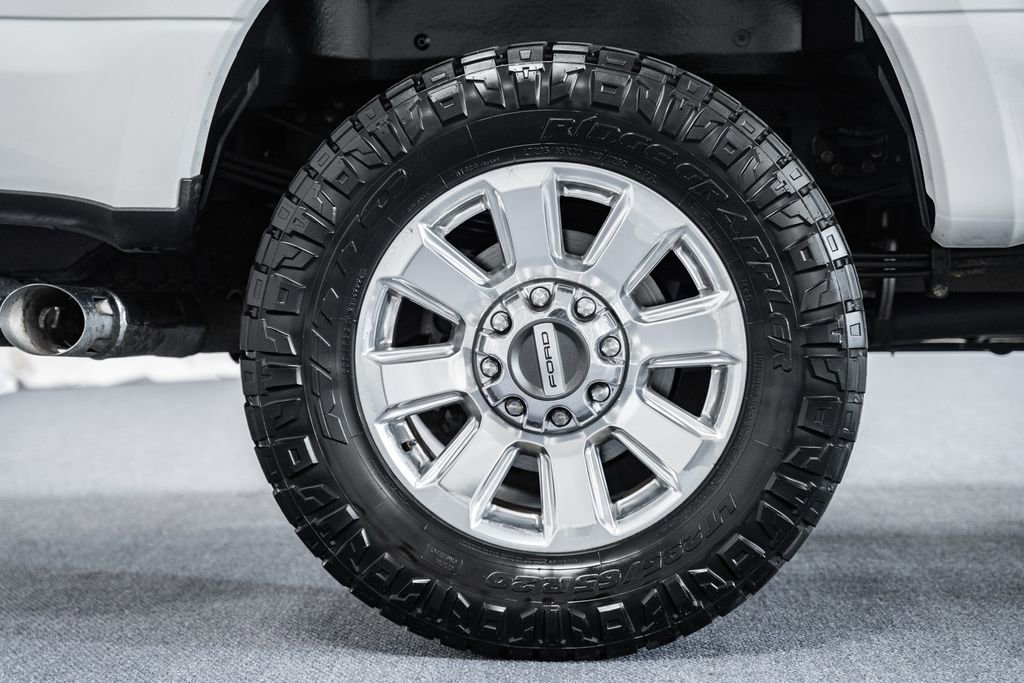 Certified 2020 Ford F350 Platinum w/ FX4 Off-Road Package image 18