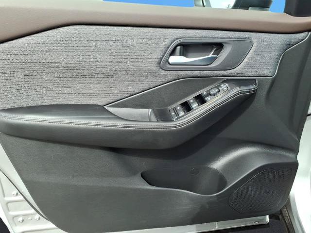 Used 2023 Nissan Rogue SV AWD/4WD image 20