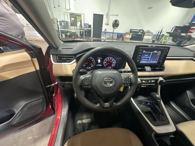 Used 2019 Toyota RAV4 LE w/ Carpet Mat Package FWD image 15
